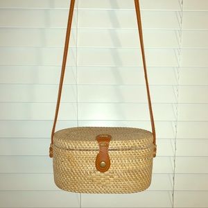 Cute woven straw purse, tan